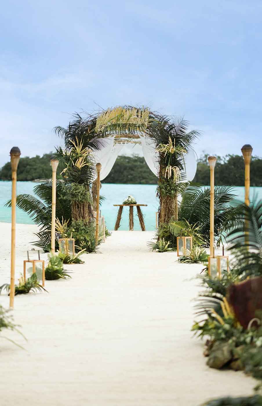 wedding-palm-alter-beach-wedding