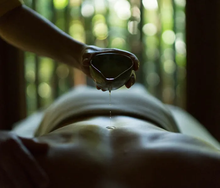 aura-spa-oil-massage-close-up